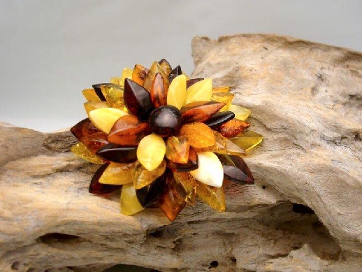 Brooch/Pendant Dahlia Multicolor: click to enlarge