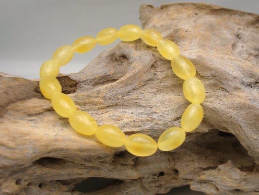 Bracelet Milky Yellow Color Olives: click to enlarge